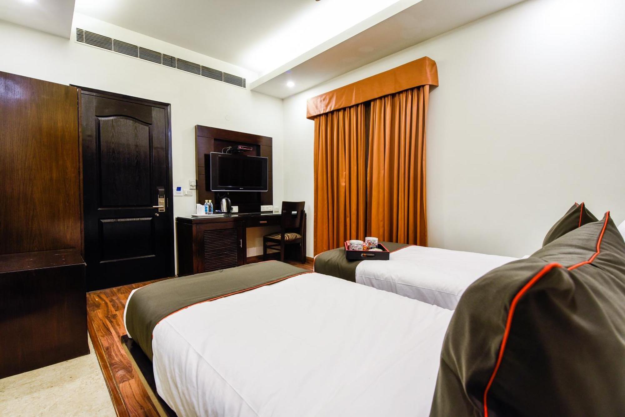 OYO 78191 Collection O Venkata Sai Sadan Mathrusree Nagar Hotel Kondapur  Bagian luar foto
